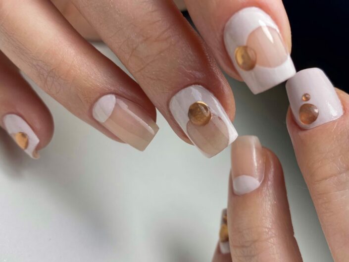 Gel nails, gelové nehty, nehty gel, polygel, upravené nehty, krásné nehty, trendy nehty, nehty praha, Nude nails, šedé nehty, trendy design, bubles on nails, bubliny, pigment,