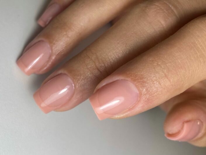 Nude frech nails, nude francie, francouzská manikúra, Gel nails, gelové nehty, nehty gel, polygel, upravené nehty, krásné nehty, trendy nehty, nehty praha,